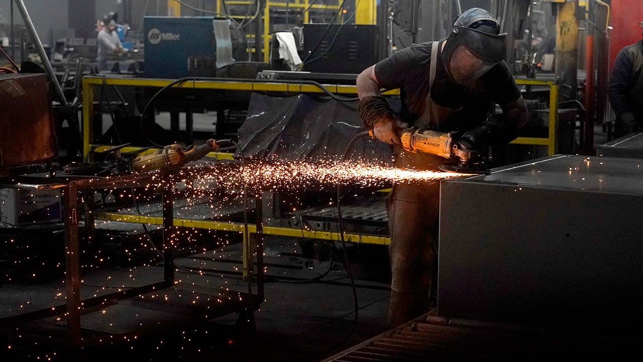 US Economy Surges with 5.2% Growth in Third Quarter