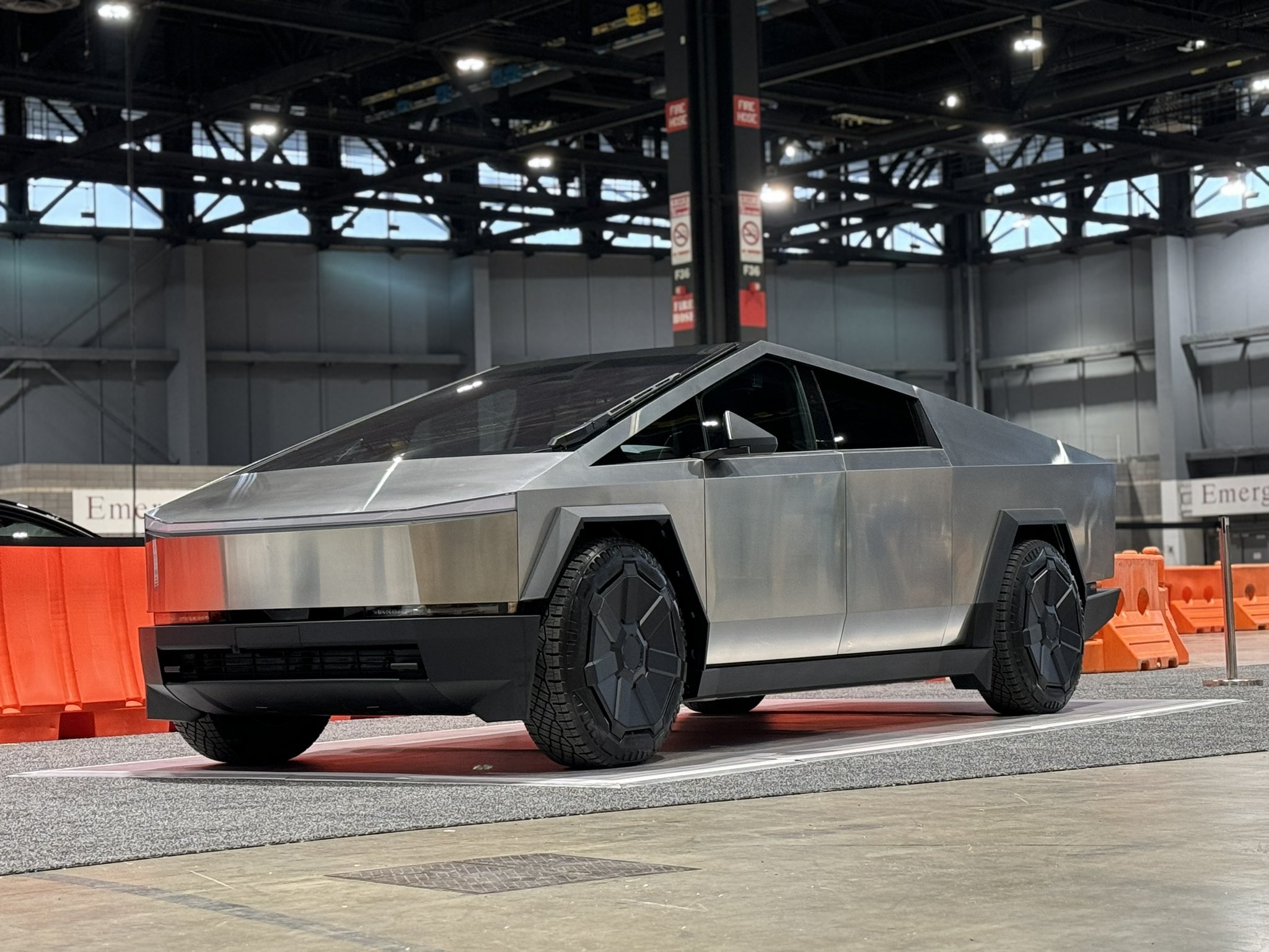 "2024 Chicago Auto Show: Tesla Cybertruck and Electric Cars Take Center Stage"