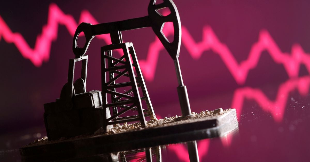 Featured image for 2024 Oil Market Outlook: Oversupply, Demand Concerns, and Revised Price Forecasts