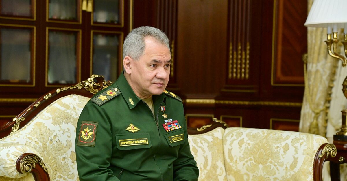 Featured image for Russia's Pacific Fleet undergoes surprise war games and anti-submarine exercises.