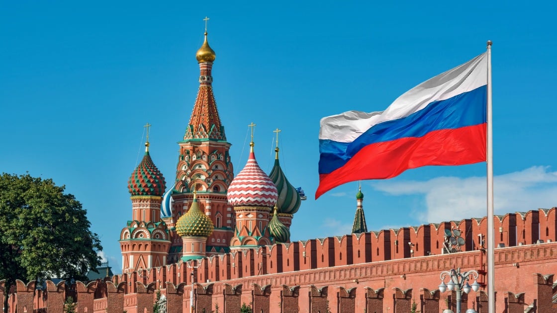 Featured image for "Putin Pushes for Russia's Own Video Game Console Development"