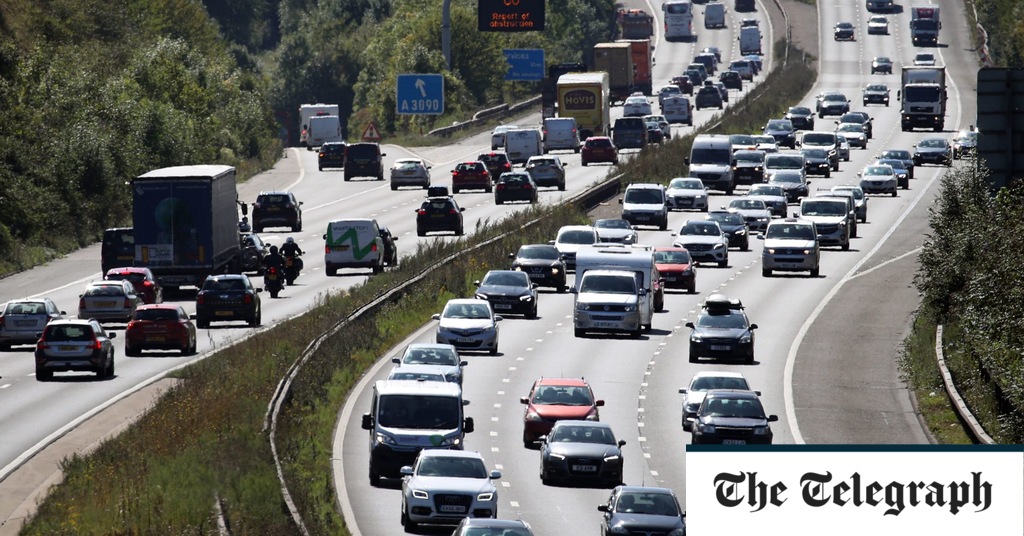 Featured image for "Government report warns: Electric cars may exacerbate traffic congestion"