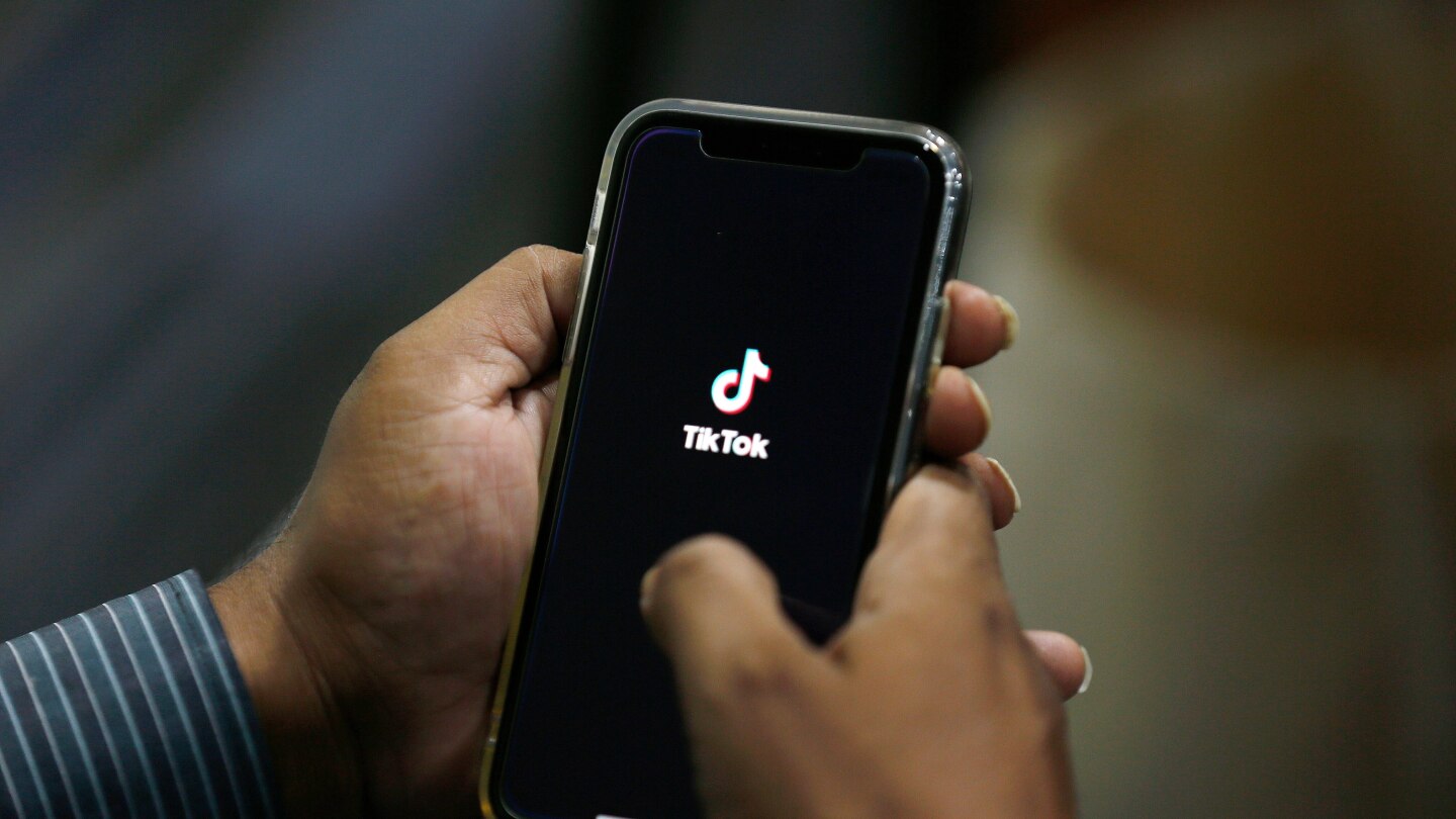 Featured image for TikTok Signs U.S. Deal to Establish Separate American Unit