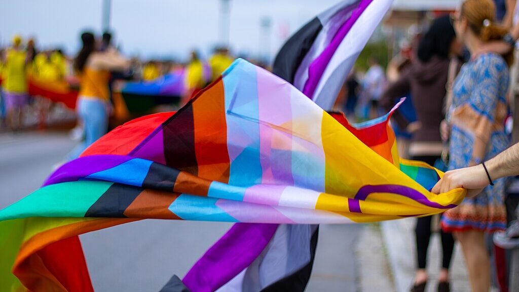 Featured image for EU Urges Hungary to Reconsider Pride Ban Amid Rising Tensions