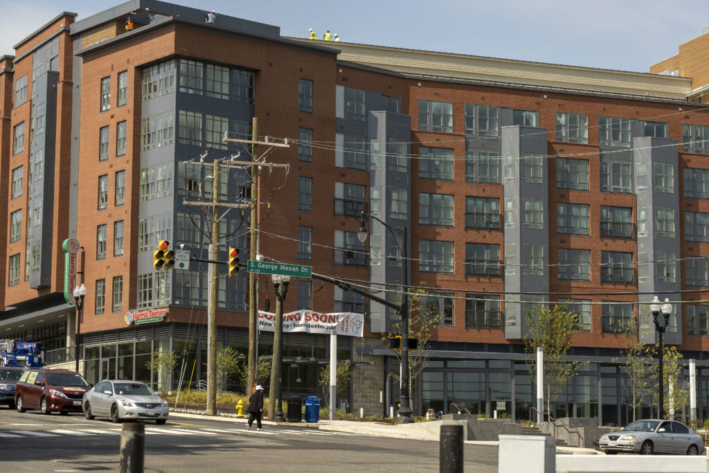 Featured image for Harris Teeter to Close Multiple DMV Stores This Summer