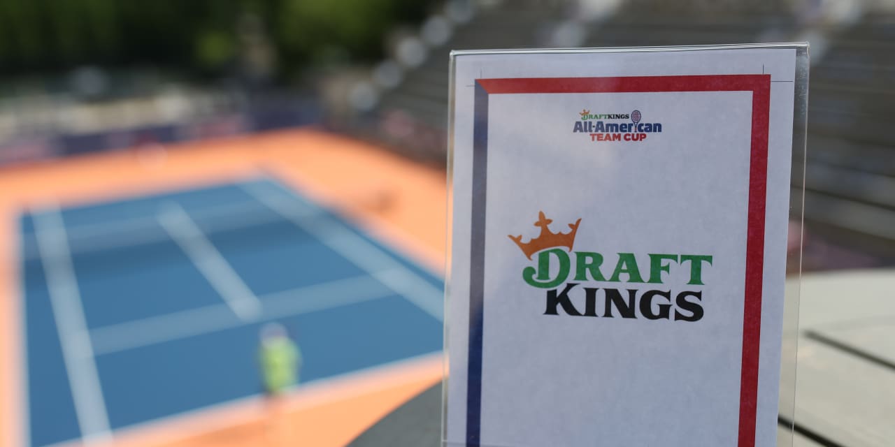 Featured image for "DraftKings Stock Receives Multiple Upgrades and Positive Analyst Predictions"