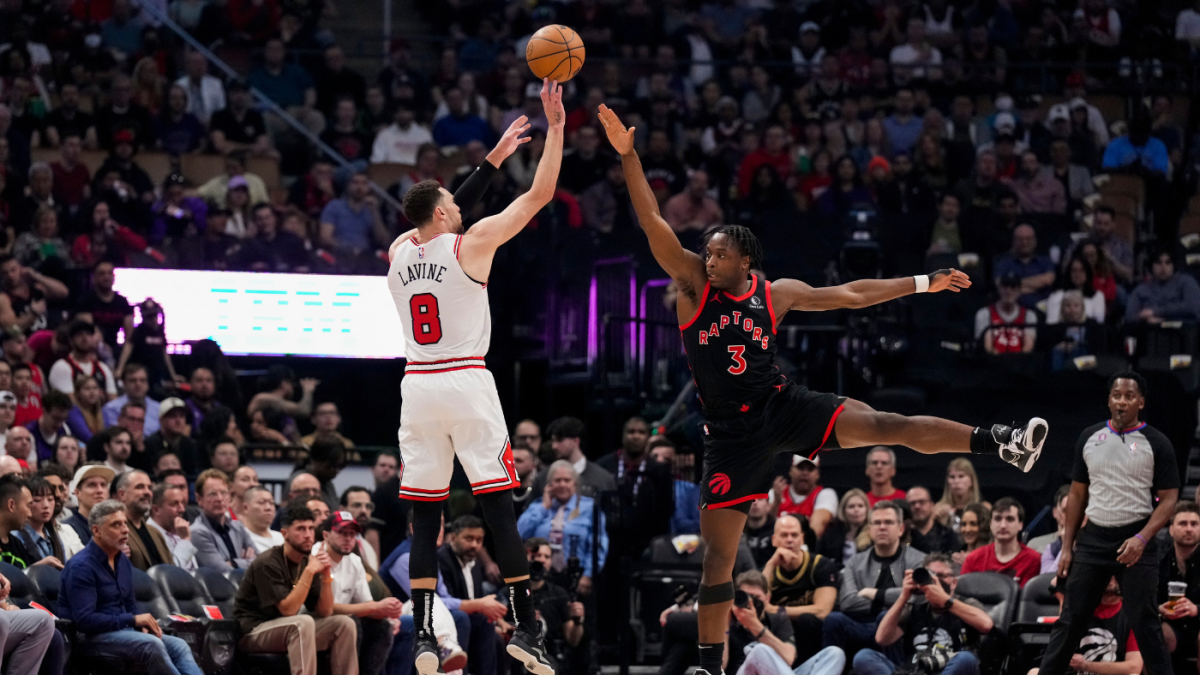 LaVine leads Bulls to comeback victory over Raptors in key play-in game.