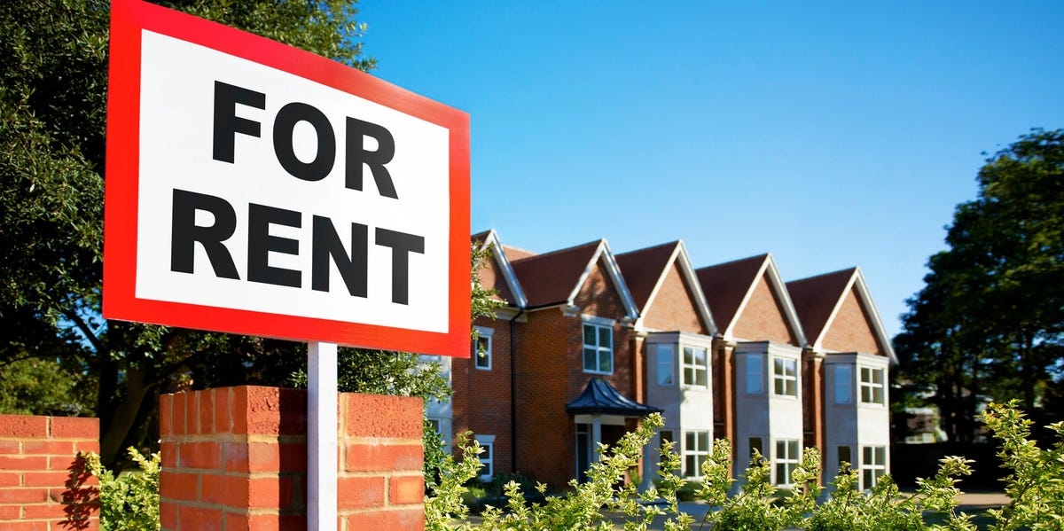 Featured image for Renters Rejoice: Asking Rents Plummet to 3-Year Low