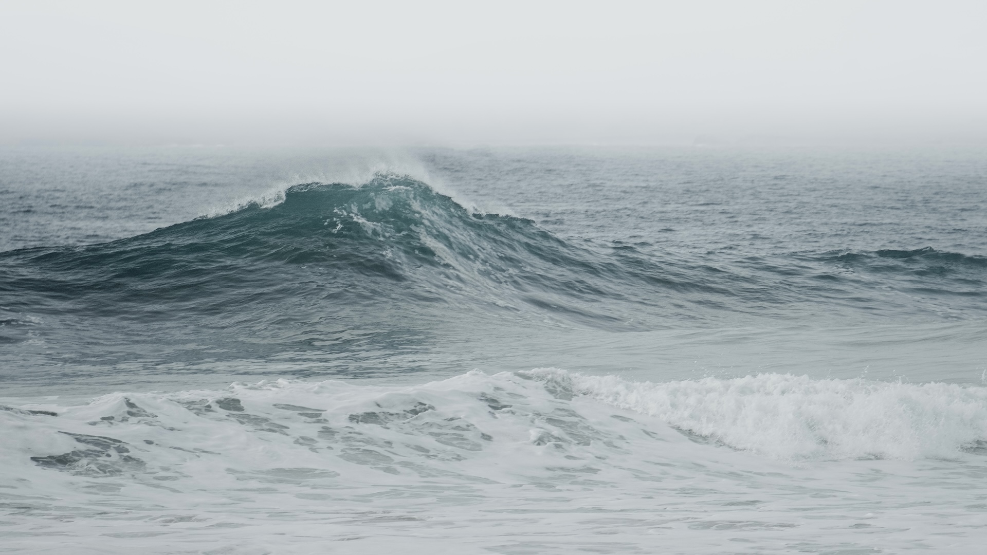 Featured image for North Sea Data Shows Rogue Waves Can Reach 65 Feet, Not Just Freaks