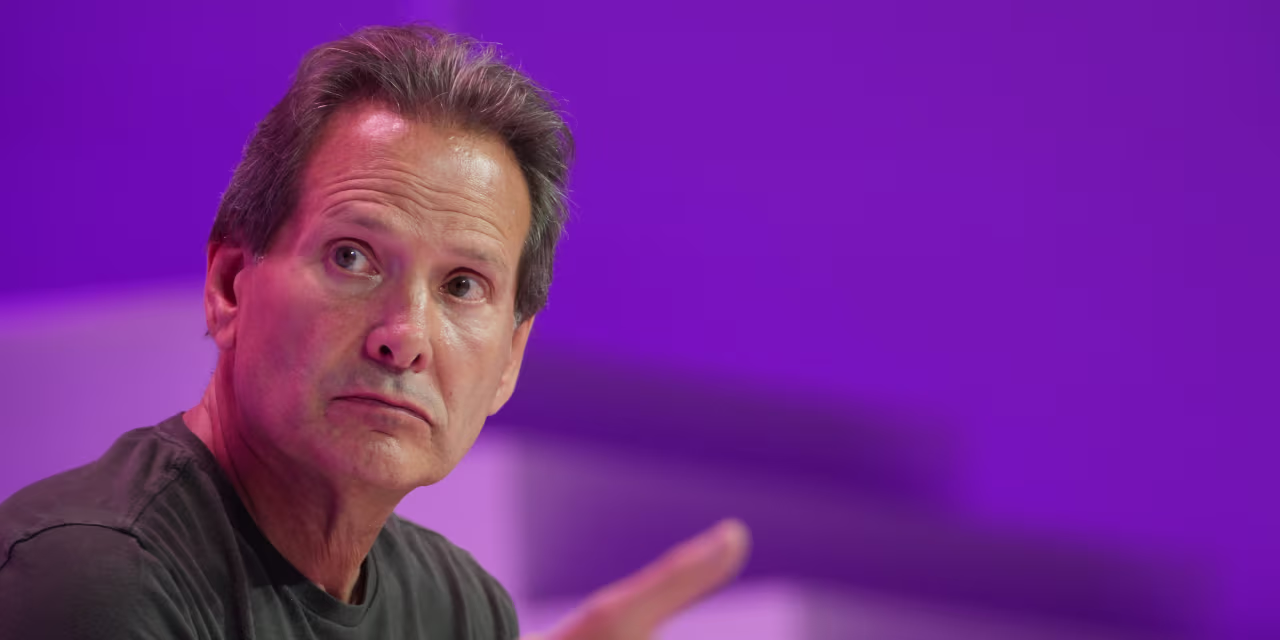 Featured image for Verizon's Leadership Shake-Up Sparks Industry-Wide Competition