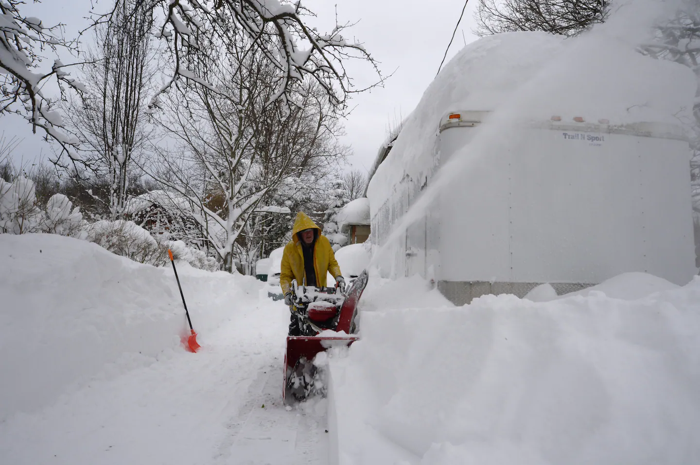 Great Lakes Brace for Intense Lake Effect Snowstorm