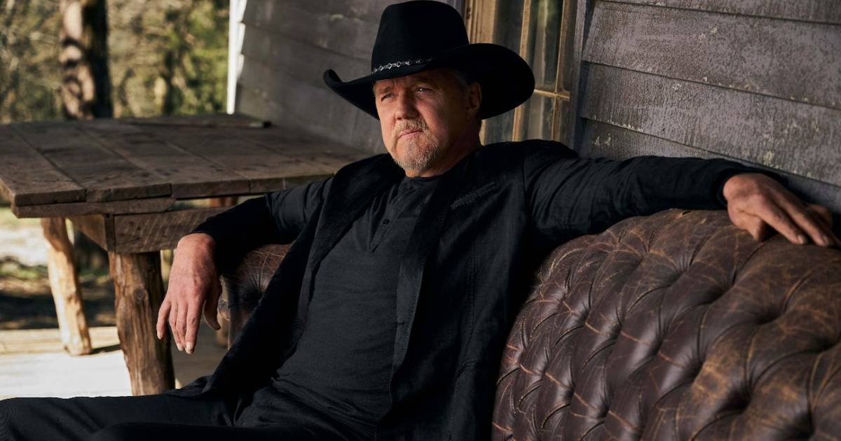 Featured image for Trace Adkins Takes Viewers on a Journey to Mayfield, Kentucky in New Music Video "Somewhere In America"