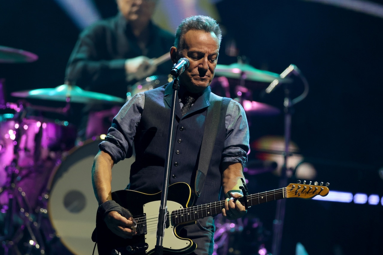 Featured image for Bruce Springsteen Postpones Tour Due to Health Concerns