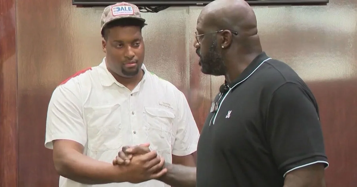Featured image for Shaquille O’Neal Supports 7'3" Police Cadet’s Second Chance