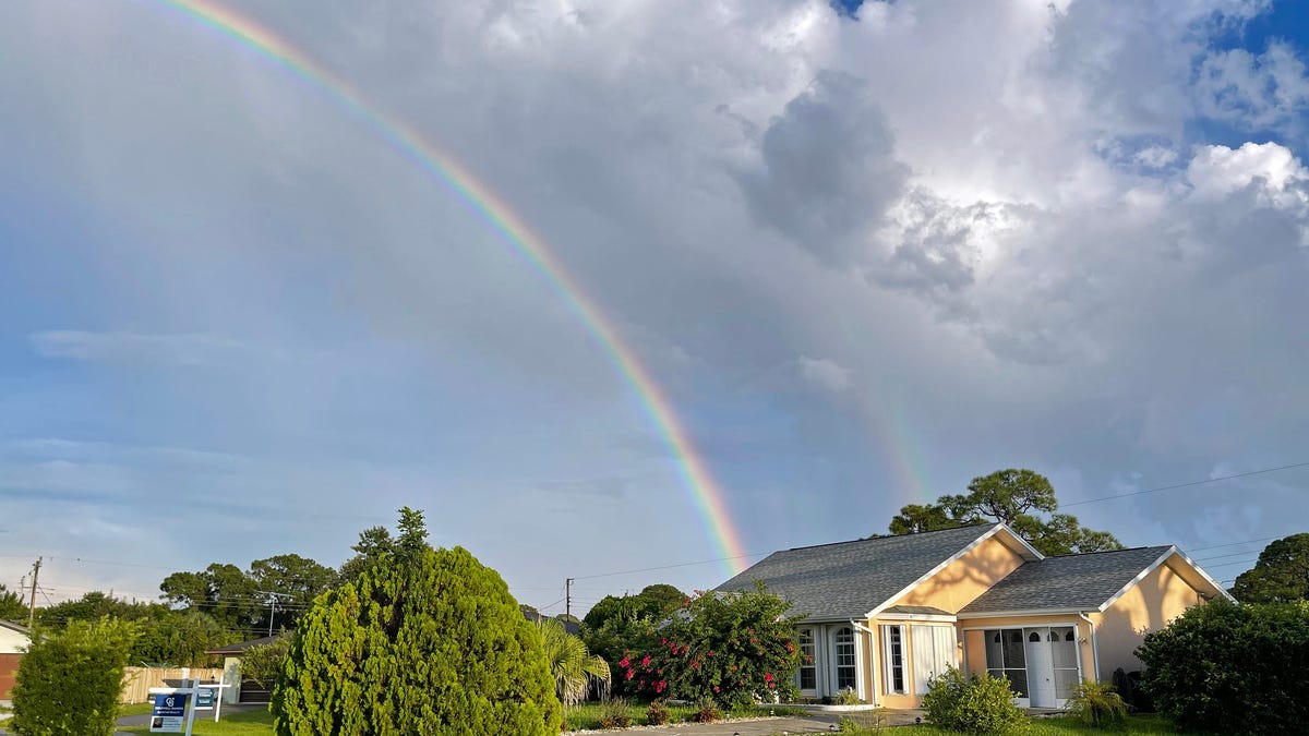 Spring housing market struggles as home prices rise and pending sales fall.