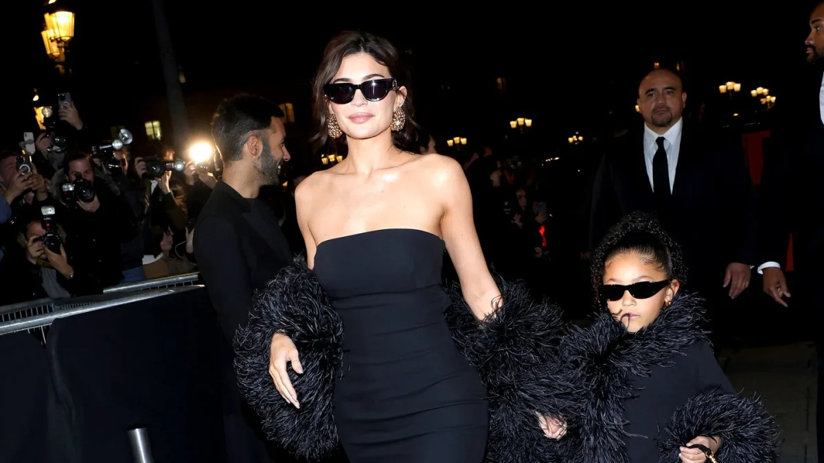 Featured image for Kylie Jenner and Stormi Webster's Stylish Mother-Daughter Moment at Valentino's Haute Couture Show