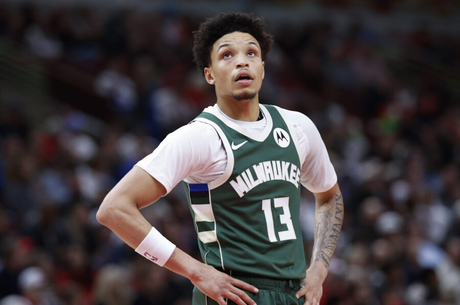 Featured image for Bucks Extend Qualifying Offer to Ryan Rollins Amid Injury Replacements