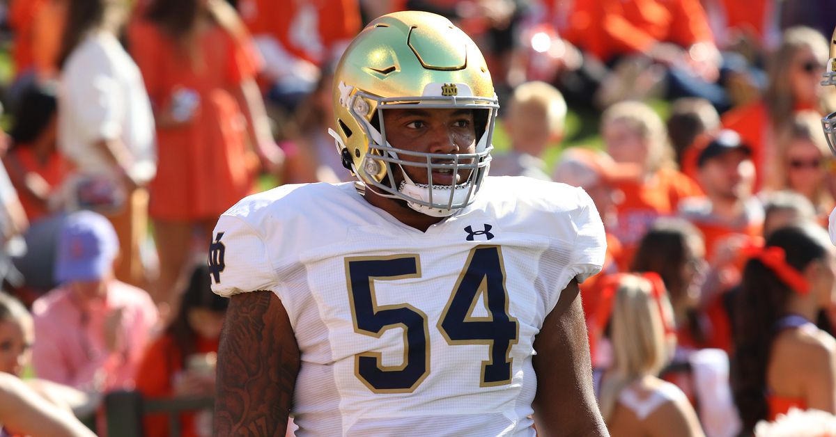 "Patriots Host Top Quarterback Prospects and OT Blake Fisher for Pre-Draft Visits"