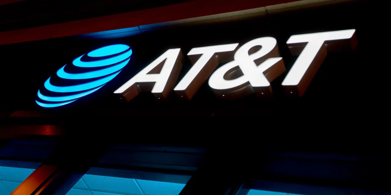 Amazon's Prime Mobile Service Sparks Price-Target Cuts for Telecom Stocks.
