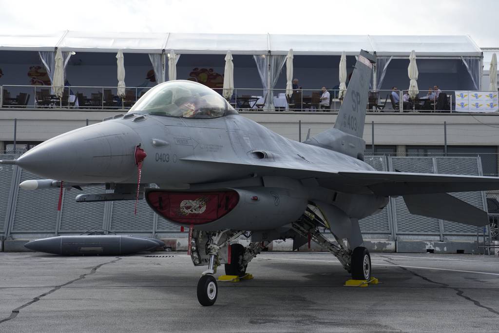 Ukraine's Battle for F-16s: Easy to Fly, Game Changer, but Approval Takes Time