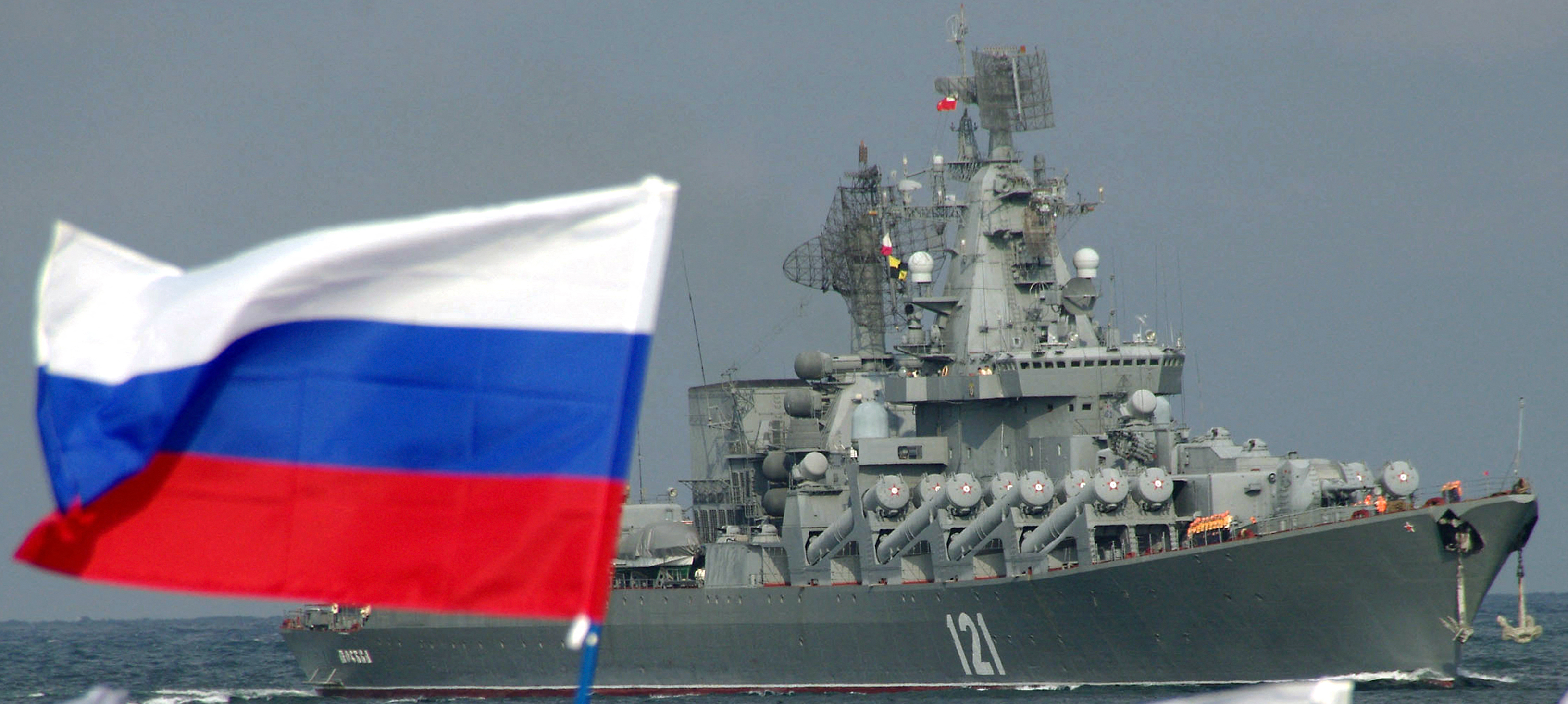 "Ukraine's Successful Strikes on Russian Black Sea Fleet and Air Force Warnings"