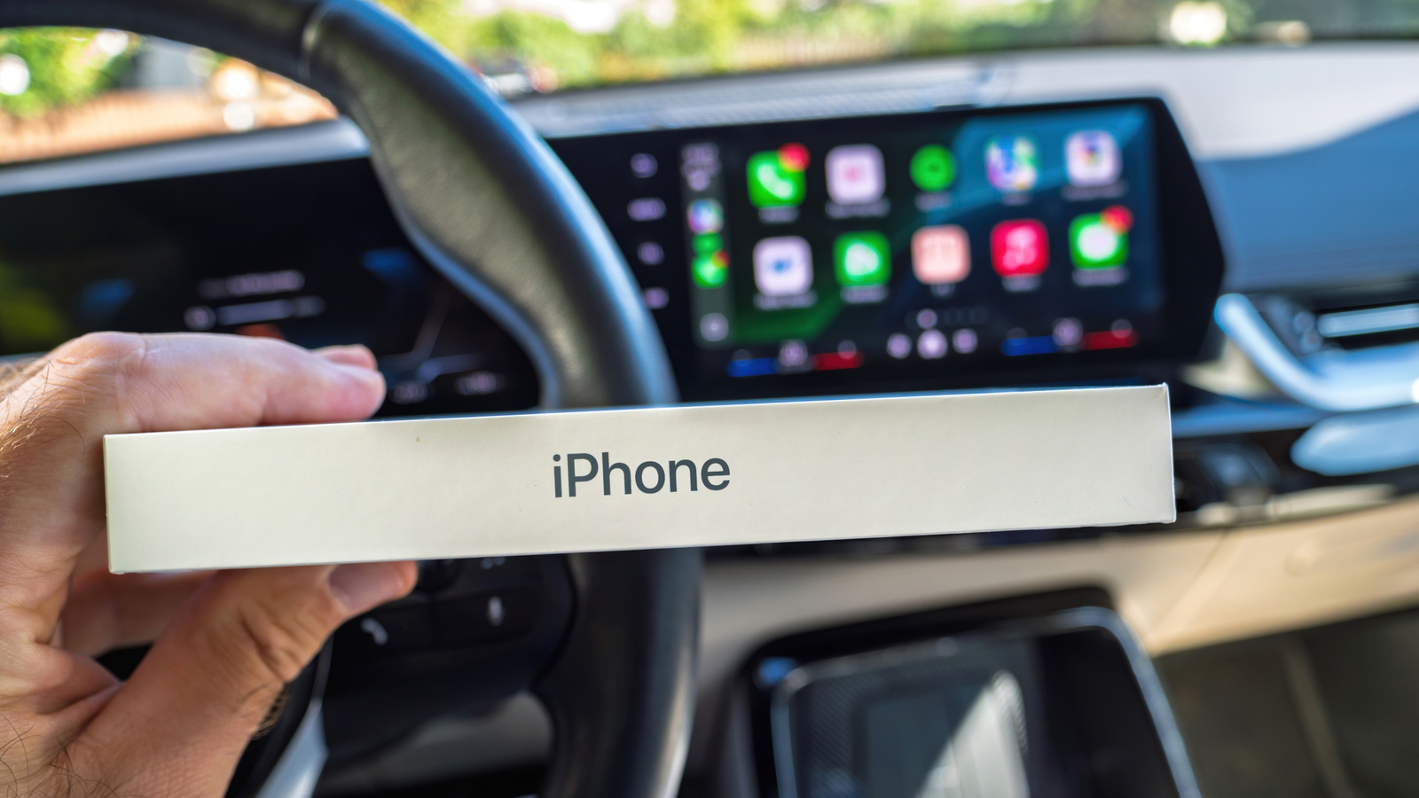 Featured image for Free App Lets You Mimic Apple CarPlay in Any Car