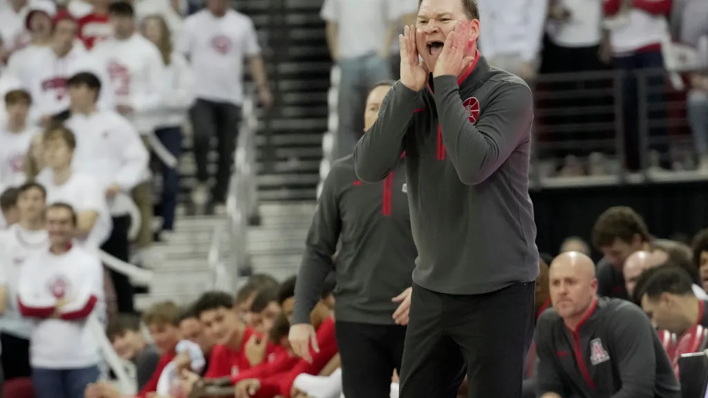 Featured image for Wisconsin Stuns No. 9 Arizona with Record-Breaking Performance