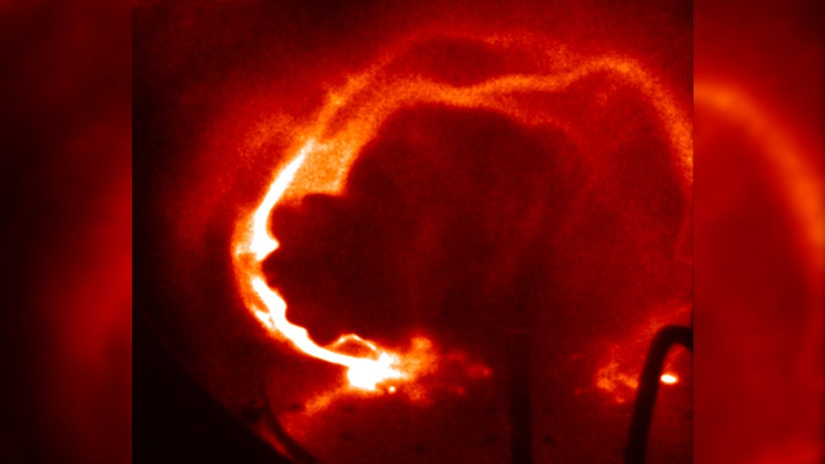 Featured image for Lab-created solar flares achieved by physicists.
