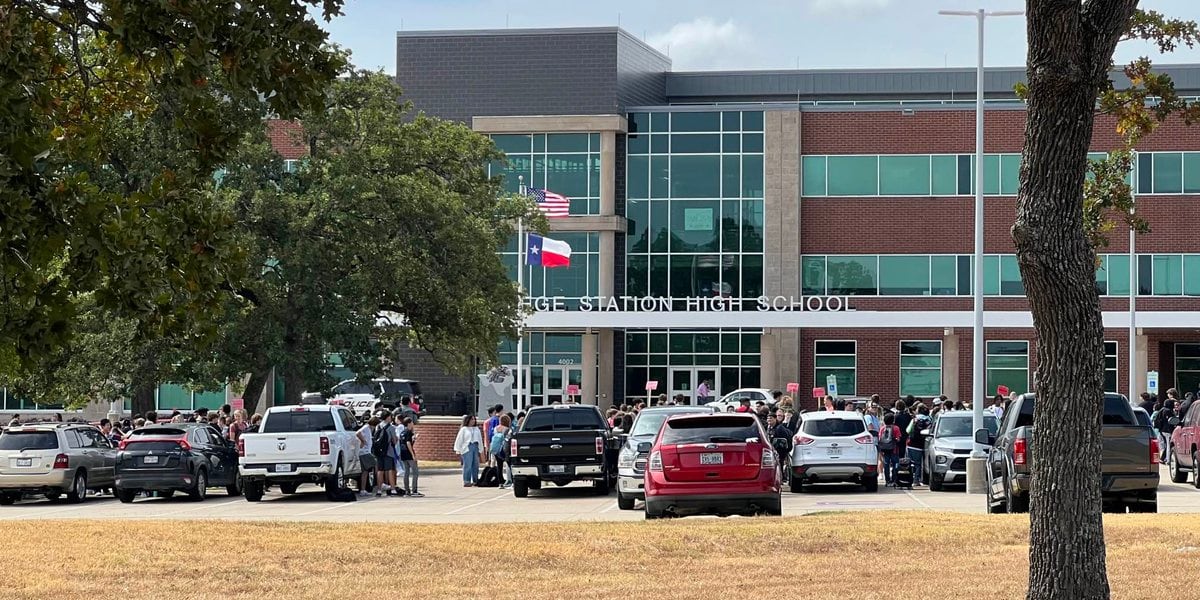 "College Station High School Evacuated and Roads Closed Due to Bomb Threat"