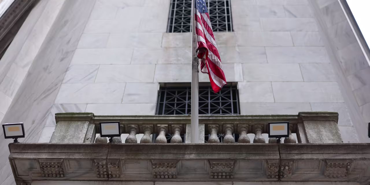 Featured image for Wall Street Veteran Outlines 4 Scenarios to Sustain Market Rally Despite High Valuations