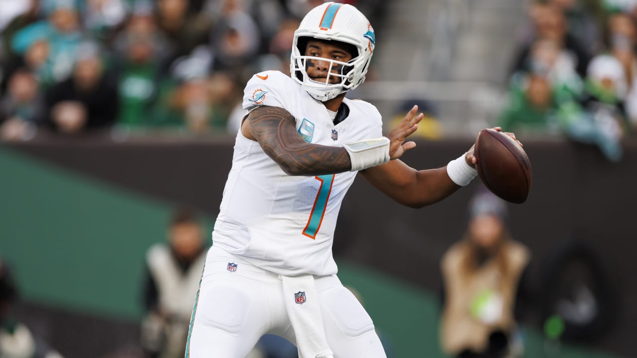 "NFL Fantasy 2023: Top Waiver Wire Targets and Start/Sit Advice for Week 13"