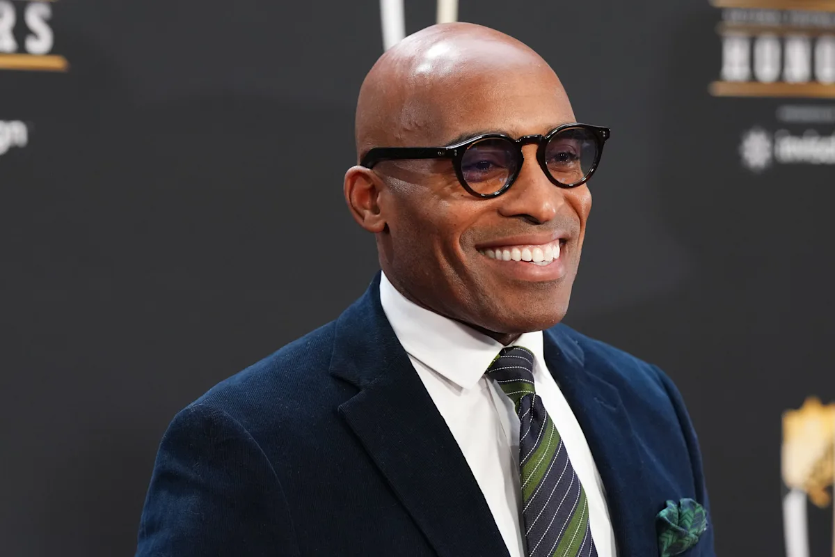 Featured image for "Tiki Barber Criticizes Saquon Barkley's Eagles Deal, But Barkley Claps Back"