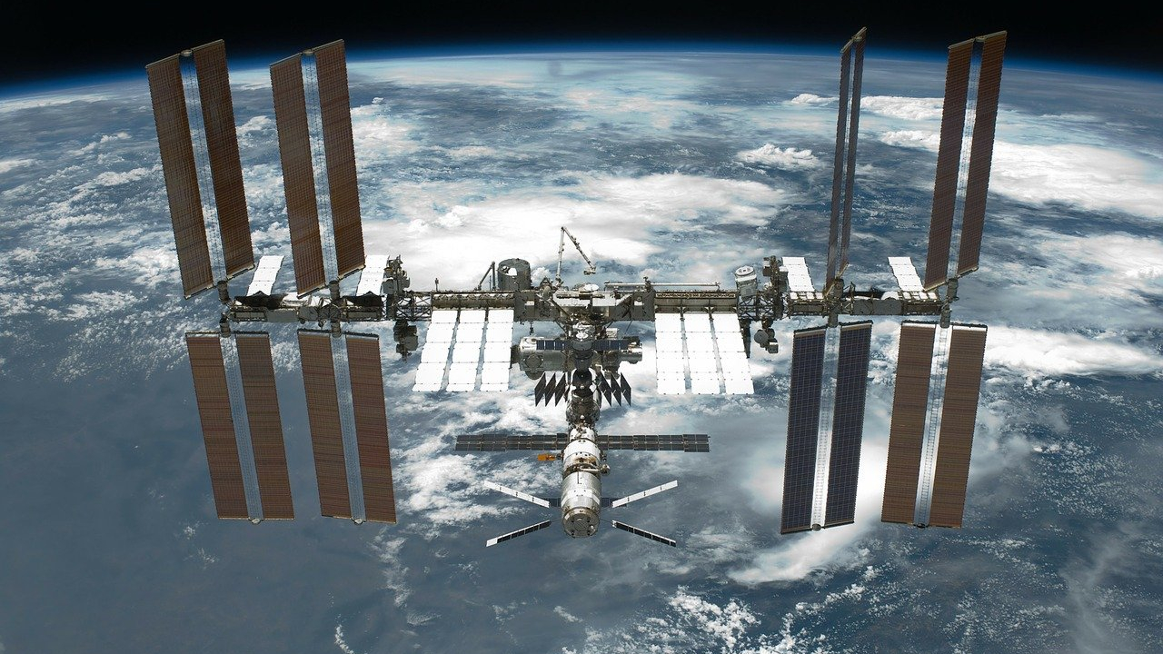 "Growing Leak in Russian ISS Module Poses No Threat to Crews, NASA Confirms"