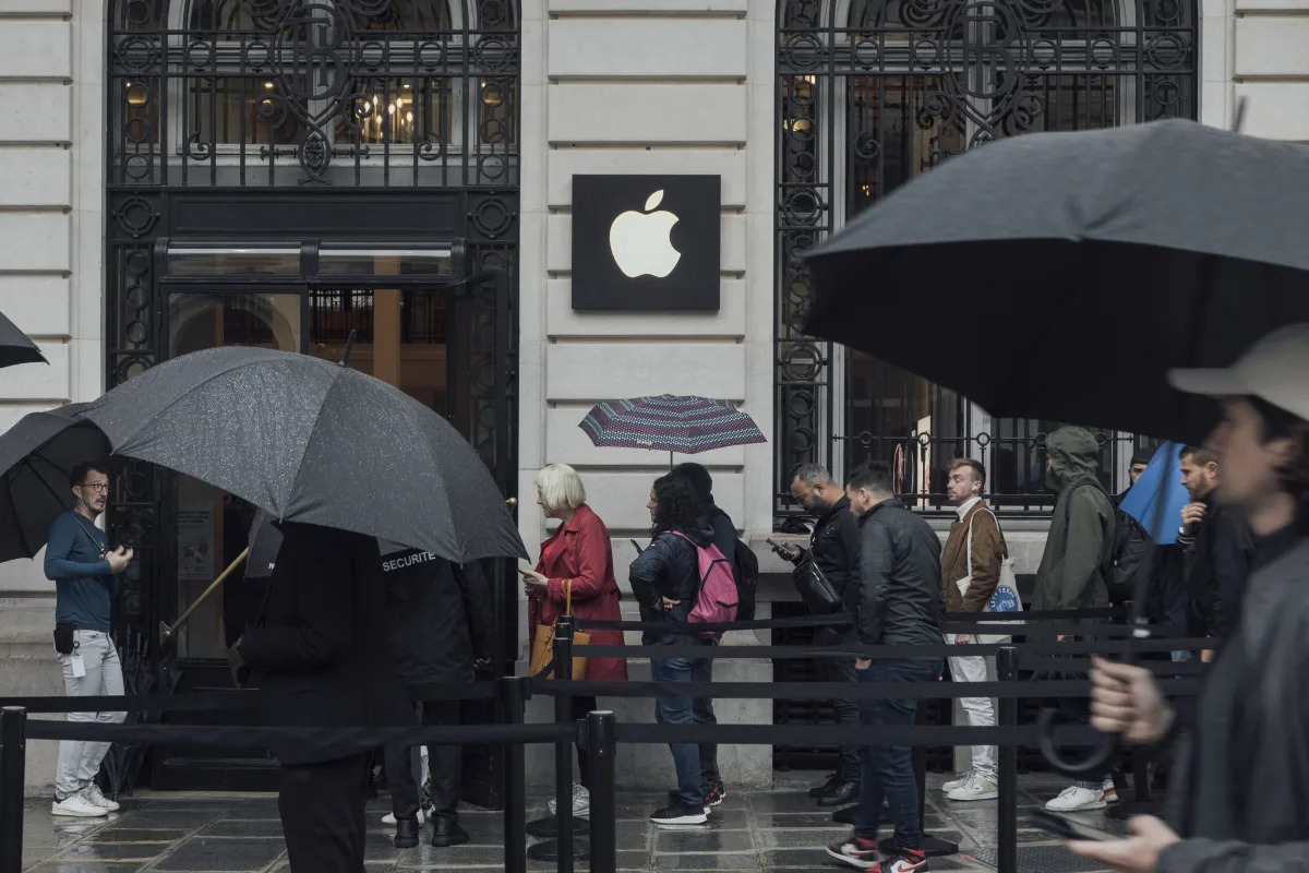 "EU Launches First Probes into Apple and Google Under New Digital Law"