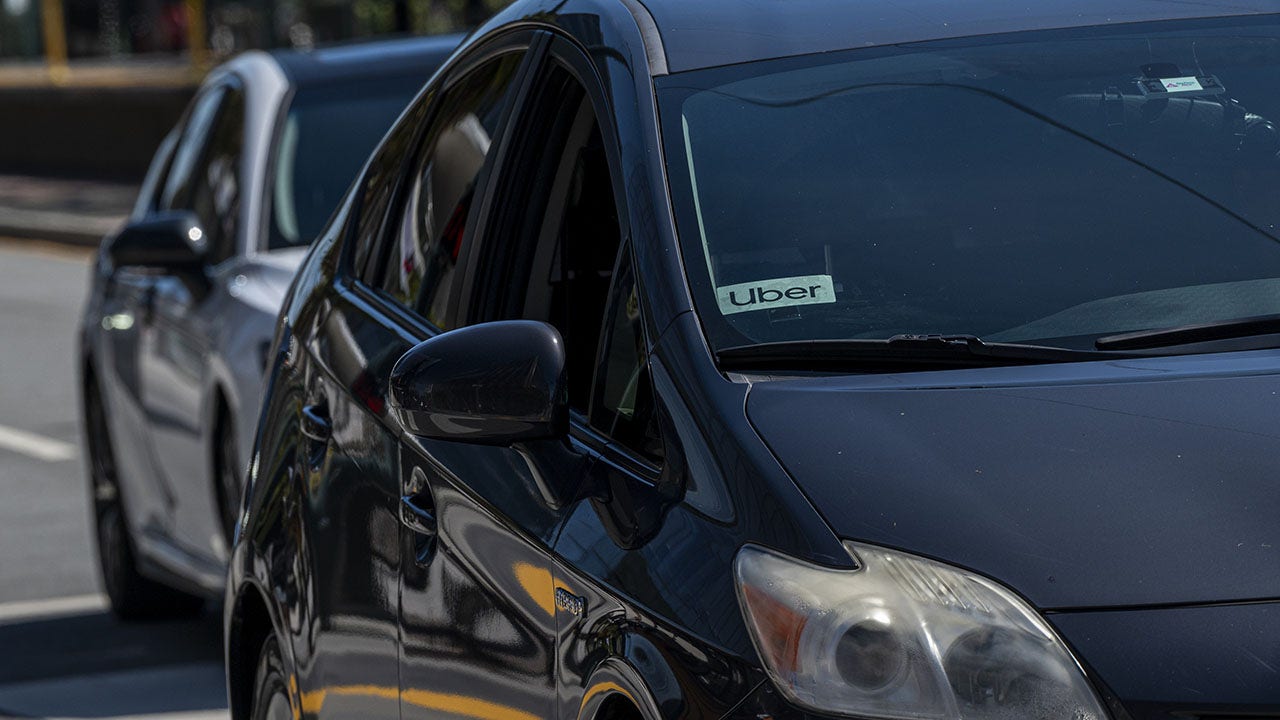 Uber Raises Minimum Age for California Drivers to 25 Amid Soaring Insurance Costs