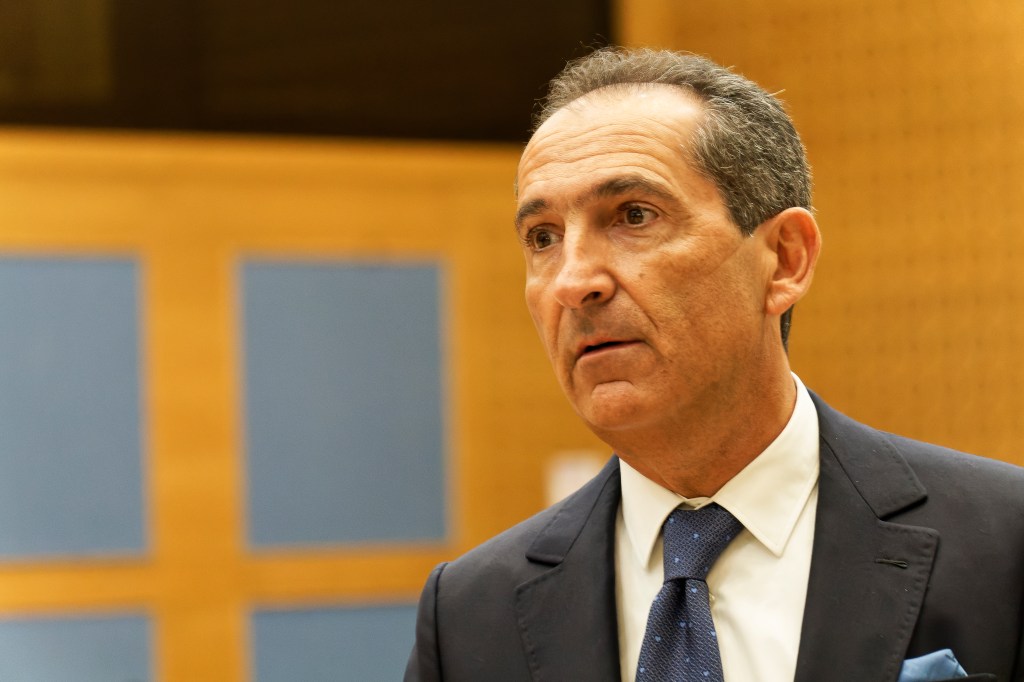 Featured image for Telecoms Tycoon Patrick Drahi Confronts Altice Corruption Allegations: A Shocking Betrayal