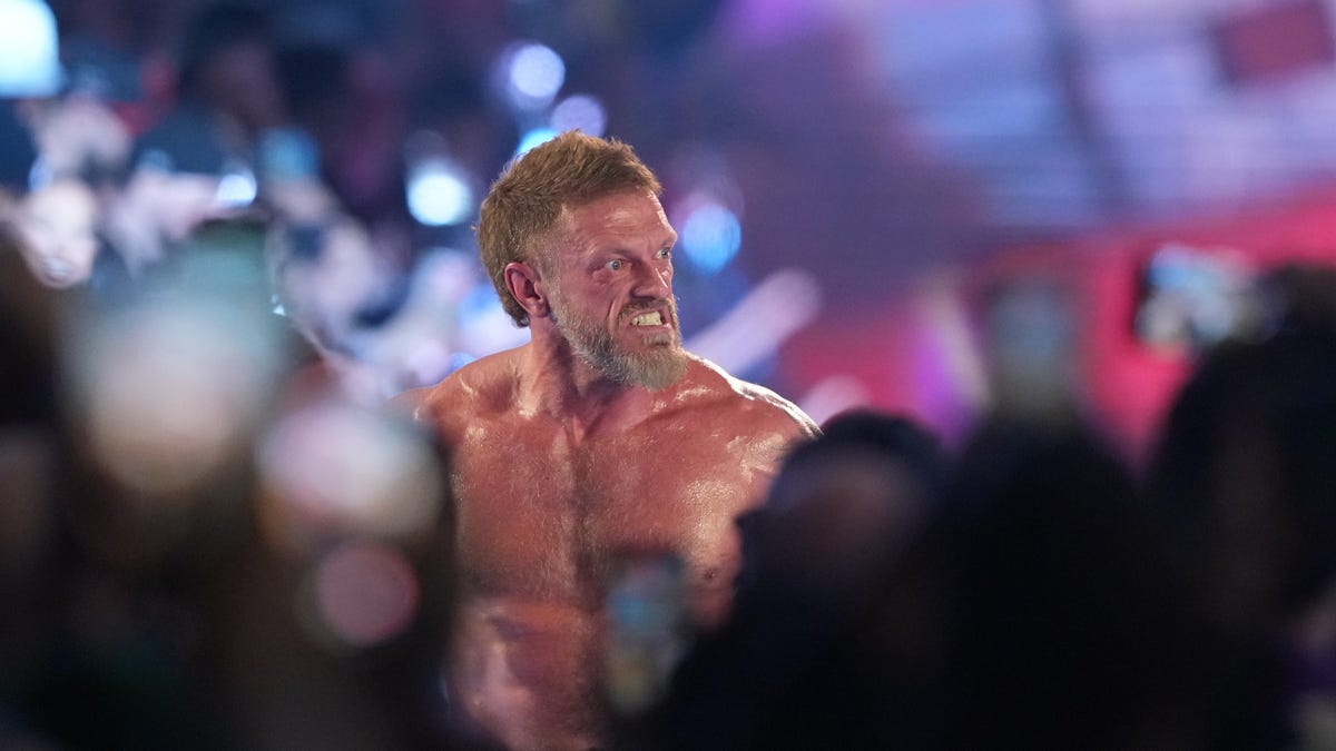 Edge's Future in WWE Uncertain After SmackDown Win