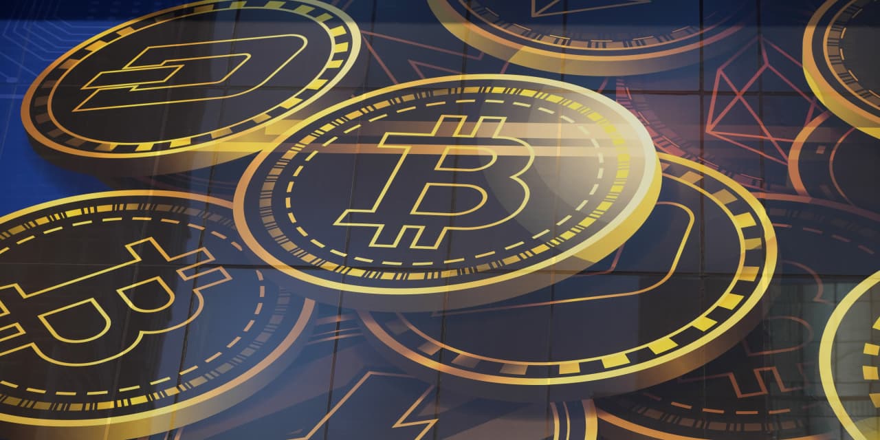 Bitcoin drops as Fed chair Powell dismisses possibility of interest rate cuts in 2023.