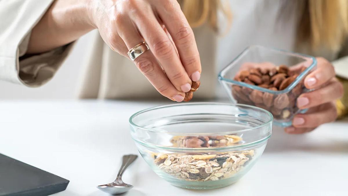 Featured image for Daily Nut Consumption May Boost Heart Health and Reduce Bad Cholesterol