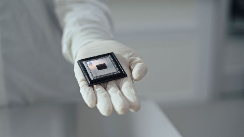 Featured image for Google Unveils Breakthrough Quantum Chip, Impresses Elon Musk