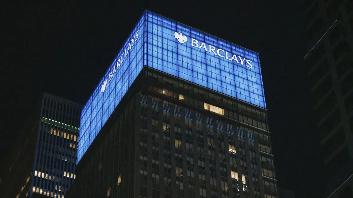 Barclays rewards MRTs with near-£1m bonuses amid mixed year for bankers