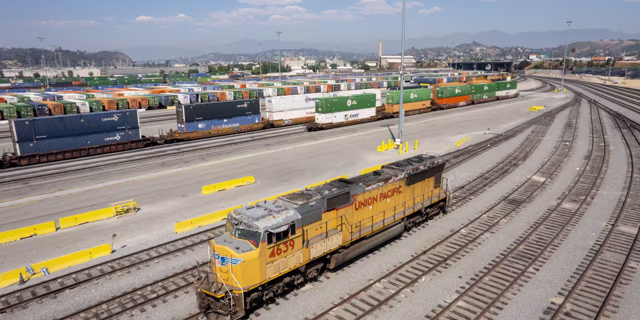 Featured image for Union Pacific and Norfolk Southern Engage in Merger Talks Amid Stock Declines
