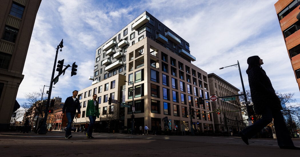 Featured image for Palantir's Disease Data Collection at CDC Sparks Privacy Fears