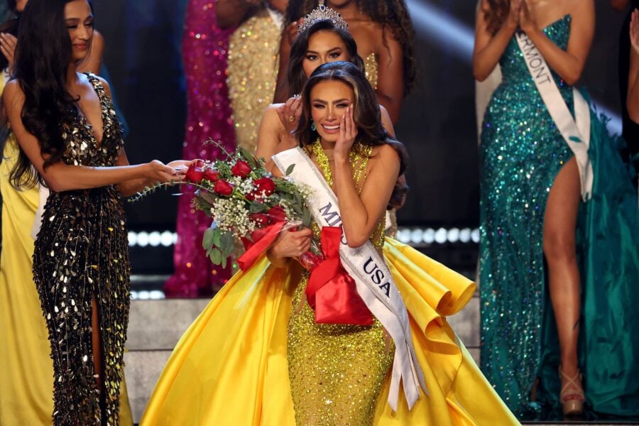 Featured image for "Utah's Noelia Voigt Takes the Crown as Miss USA 2023"