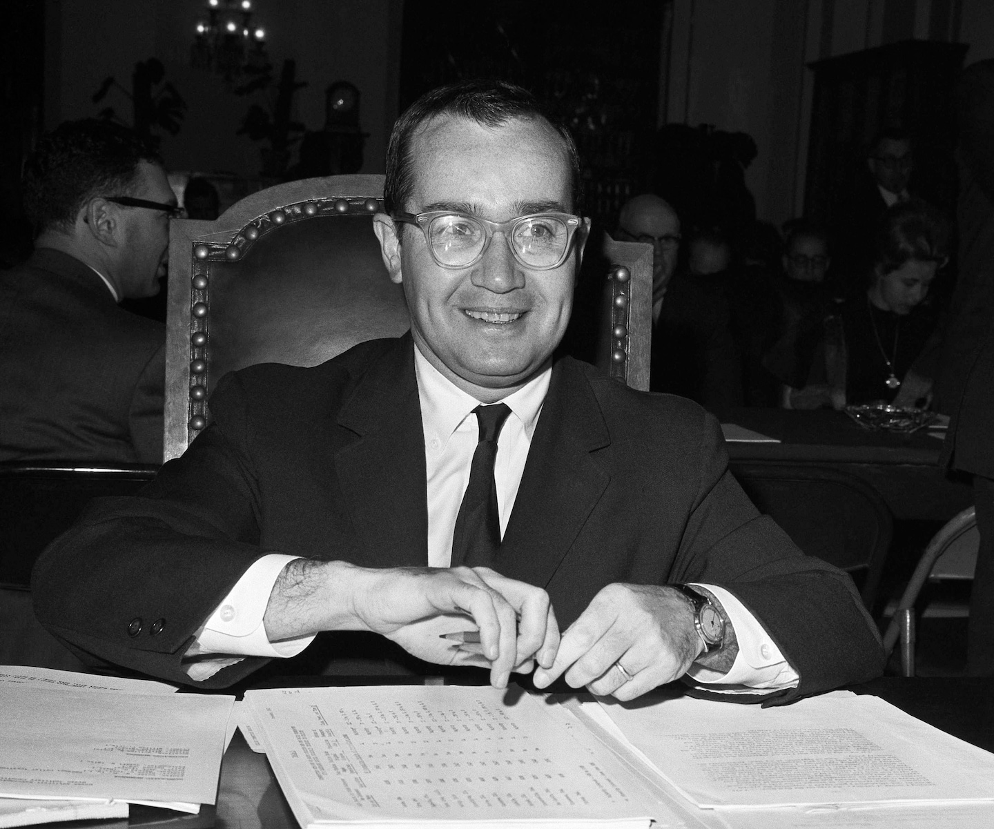 Newton Minow, Former FCC Chief Who Criticized TV, Dies at 97