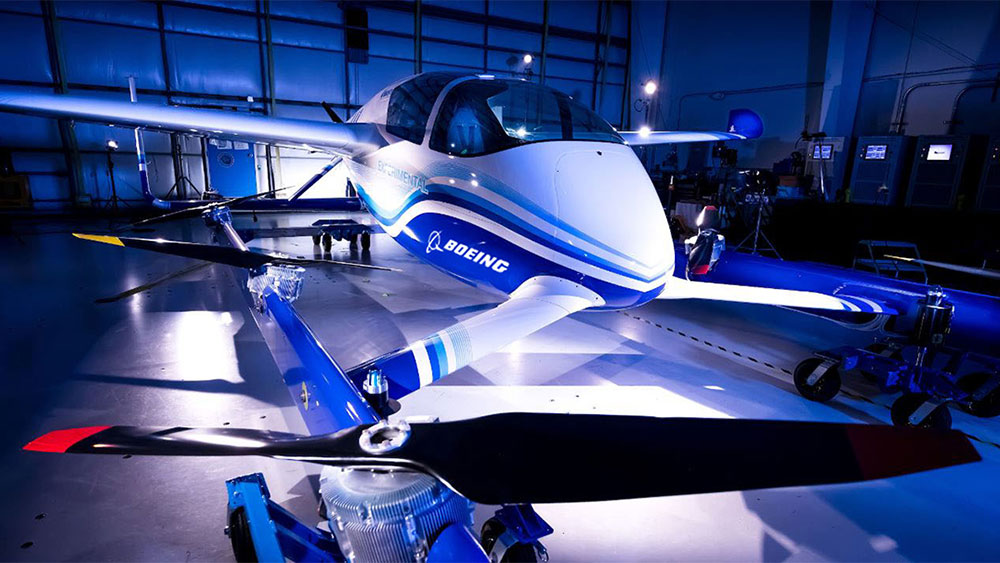 Wall Street's Mixed Day: Boeing and Banks Weigh Down, Apple and JPMorgan Rise