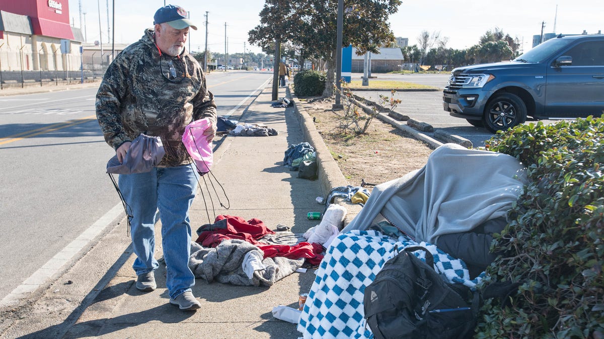 Featured image for "Florida Faces Frigid Temperatures and Multiple Cold Blasts"