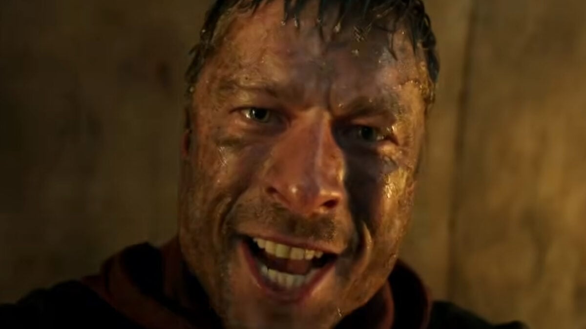 Featured image for Glen Powell Praises Chris Pratt's New Leading Man Style