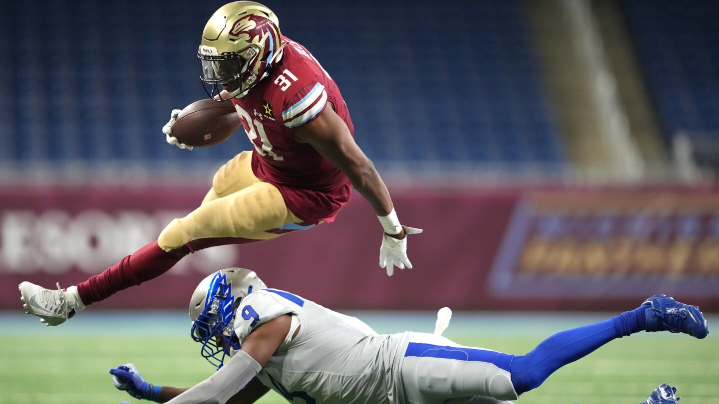 Featured image for "UFL Kicker's Epic 64-Yard Field Goal Makes History in Season Opener"