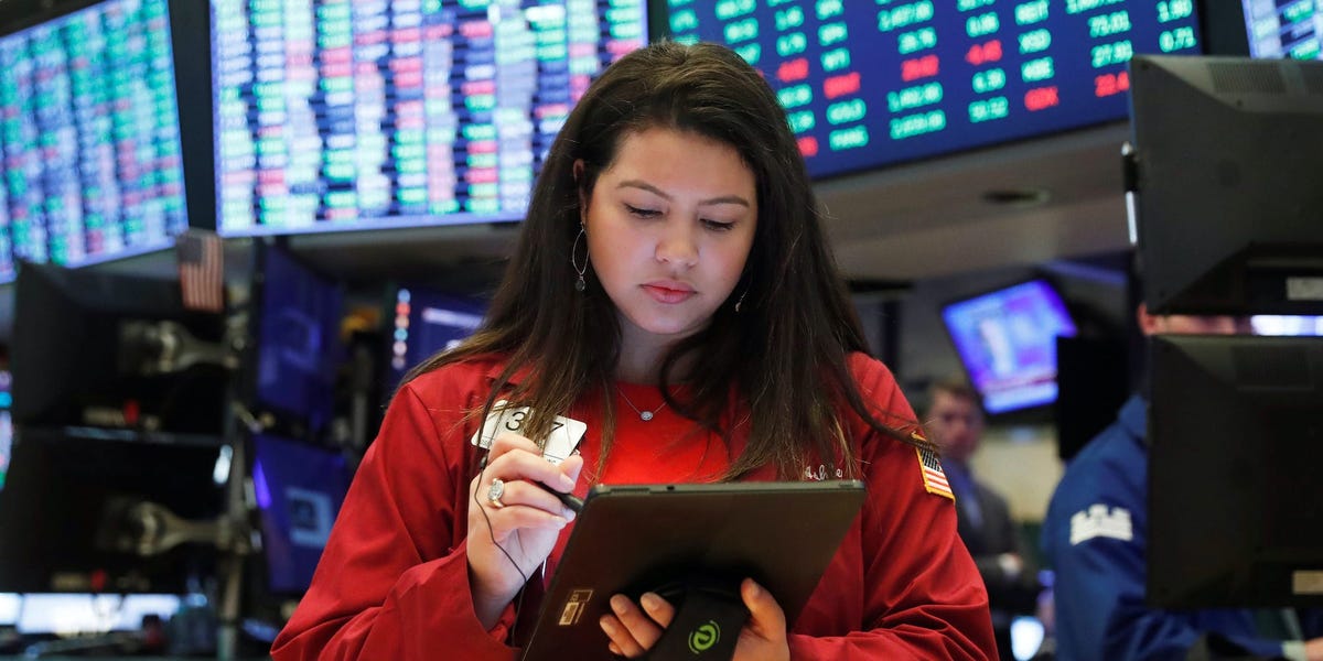 Timing is Key: Wait for These 2 Signals Before Investing in Stocks, Advises Technical Analyst